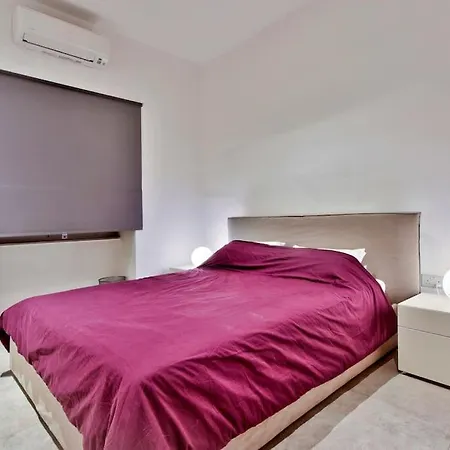 Modern 3 Bed & 2 Bth Sliema
