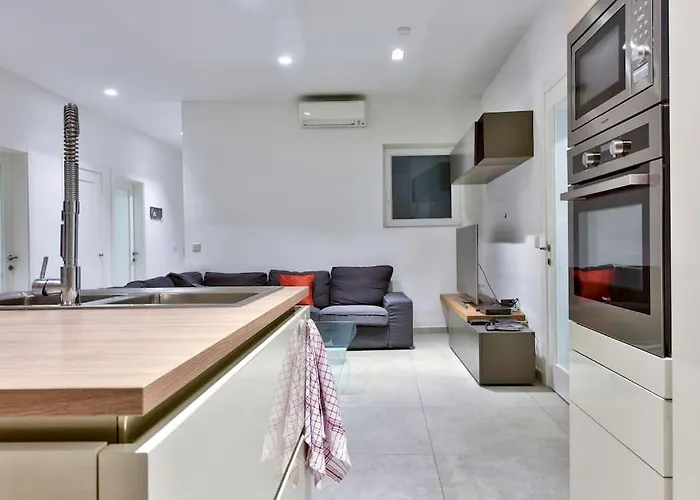 Daire Modern 3 Bed & 2 Bth Sliema