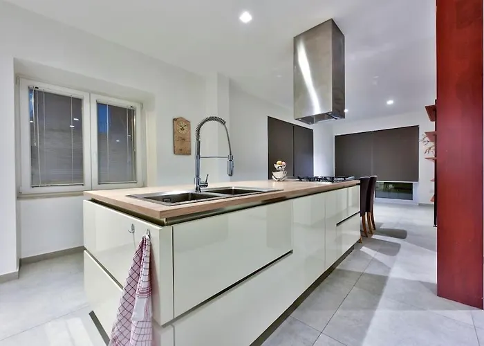 Modern 3 Bed & 2 Bth * Sliema